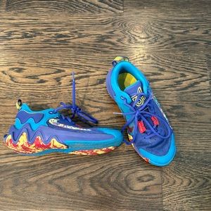 Nike Giannis Immortality 2 size 4